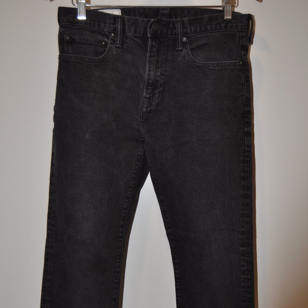 GAP Men's Black 31x30 Jeans
